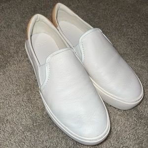 Out of Stock Ugg Cahlvan Leather Shoes